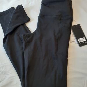New women's small athletic leggings 90 degree